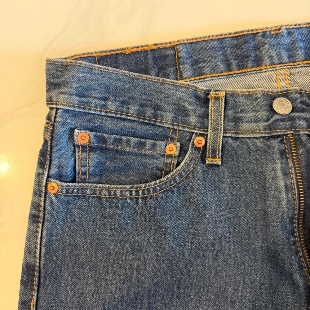 Levis 505 Regular Fit Straight Leg Jeans Medium Wash Blue 31x36 00505-4886